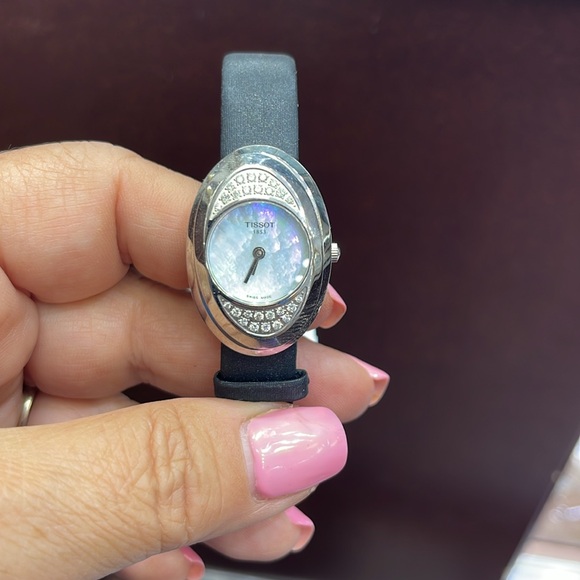 TISSOT T TREND PRECIOUS FLOWER tri color main image 6